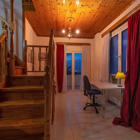 Vila Stella-majestic Hill-top Near In Korinthos *