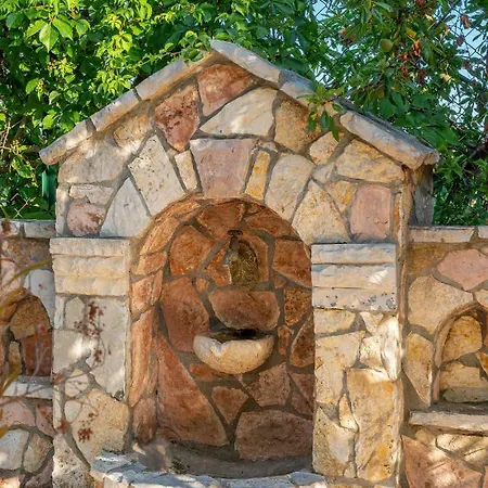 Vila Stella-majestic Hill-top Near In Korinthos *