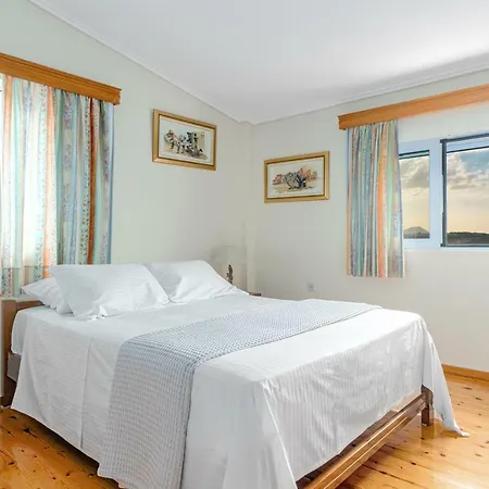 Stella-majestic Hill-top Near In Korinthos Vila